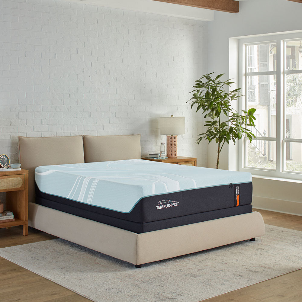 Tempur-Pedic LuxeAdapt Firm + Ergo Power Base